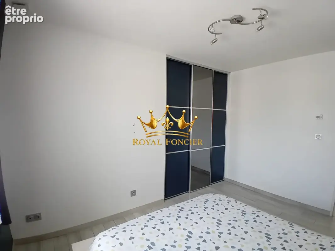 Maison 185 m² à Dange-Saint-Romain  - photo 7