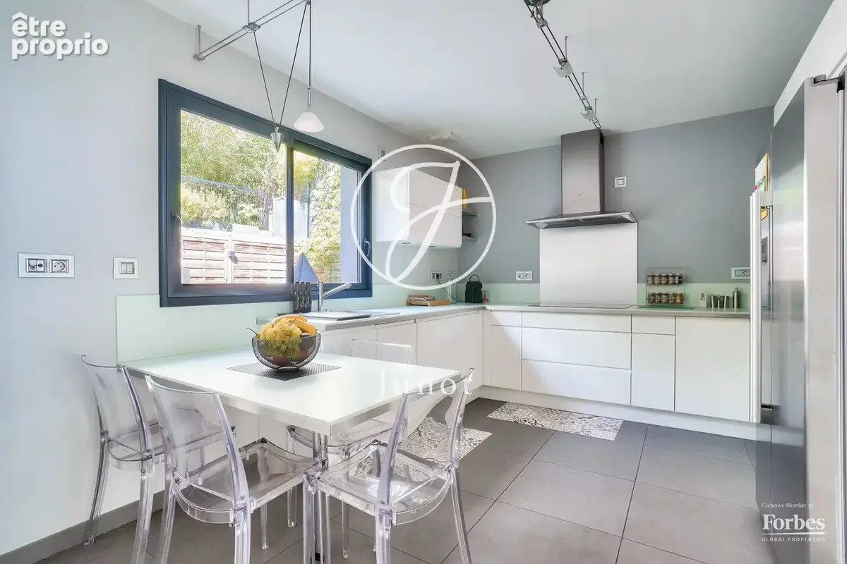 Chatou - EUROPE LES MAROLLES - 4 chambres - 152 m² - Terrain: 425 m² - photo 8