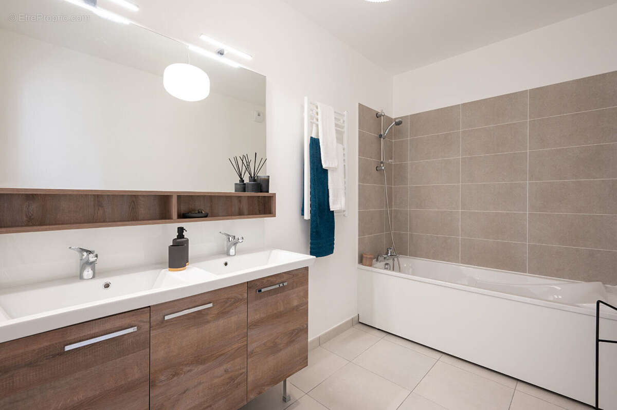 Appartement à DUGNY