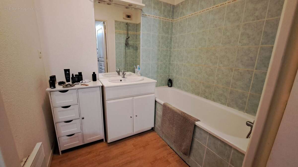 salle de bains - Appartement à POITIERS