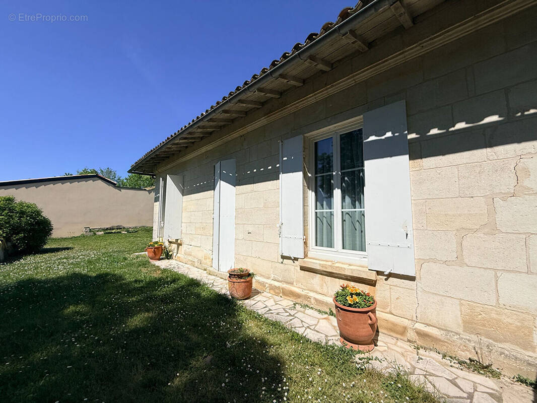 Maison à FRONSAC