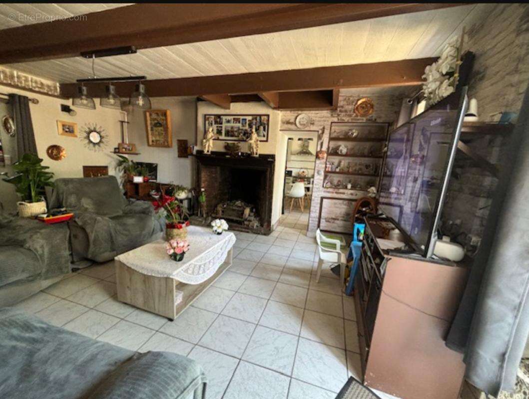 Maison à DONVILLE-LES-BAINS