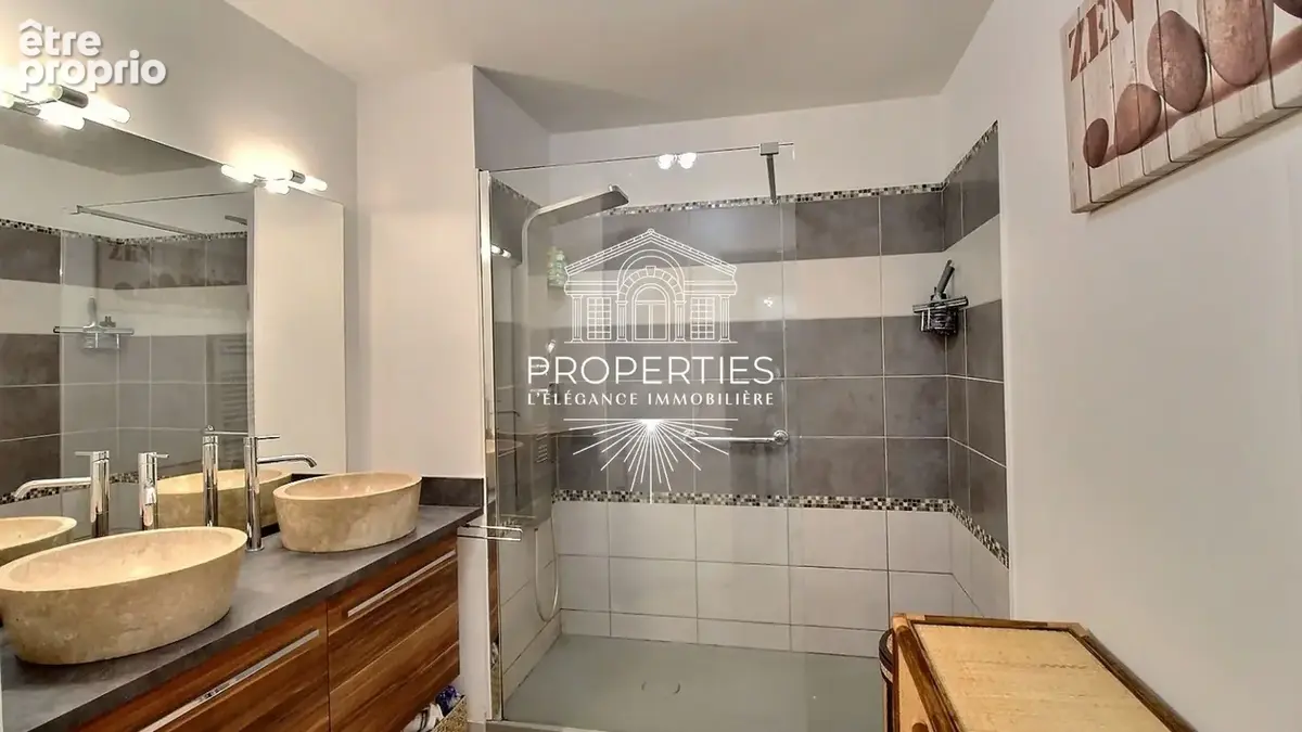 Le lavandou - t3 de 2016 - 68 m² - ascenseur - terrasse 60m² -  piscine - parking x2 - photo 7