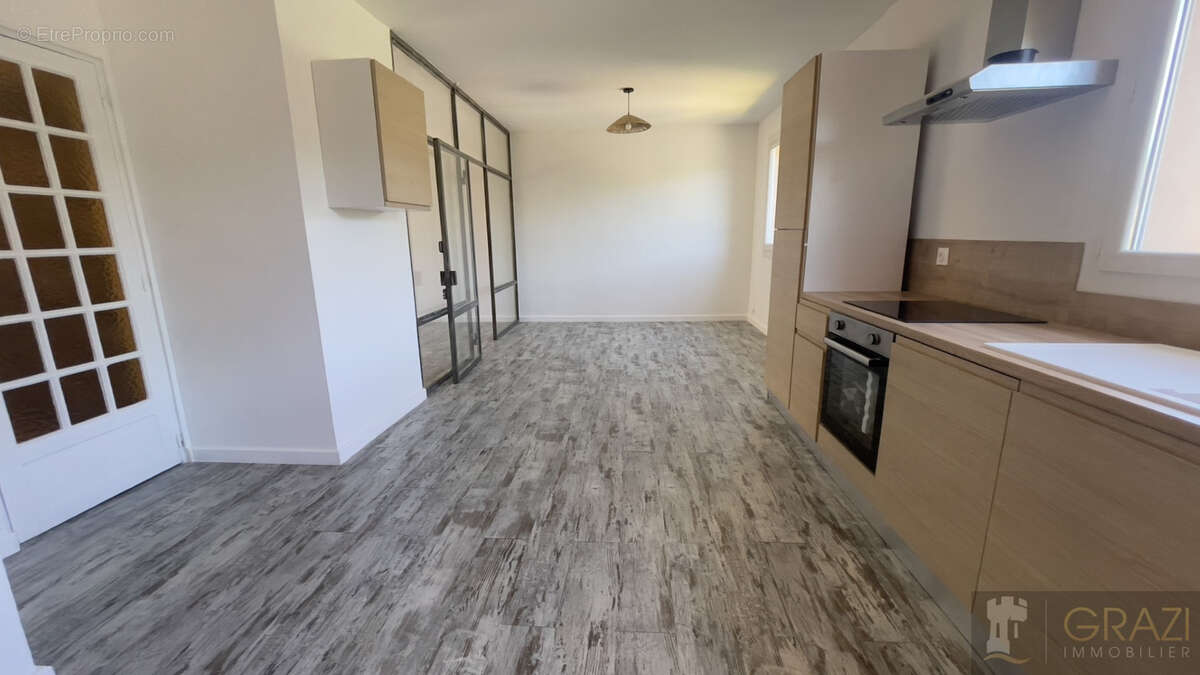 Appartement à SIX-FOURS-LES-PLAGES