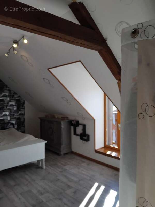 Maison à ESPINASSE-VOZELLE