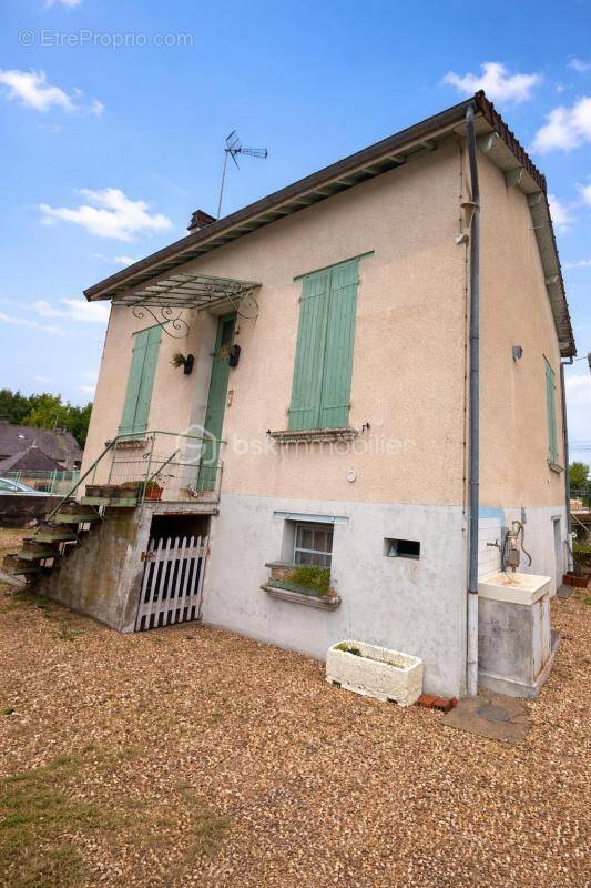 Maison à BRIENON-SUR-ARMANCON