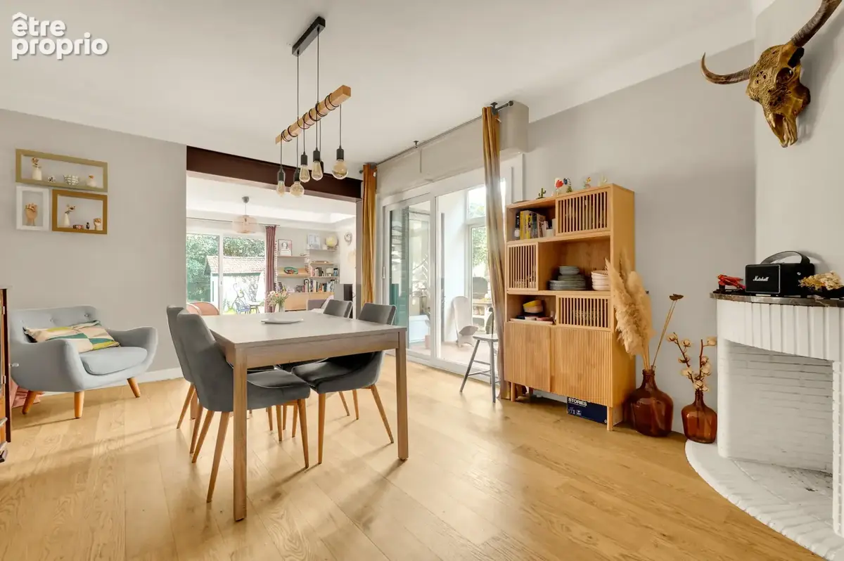Maison familiale avec jardin et piscine - photo 12