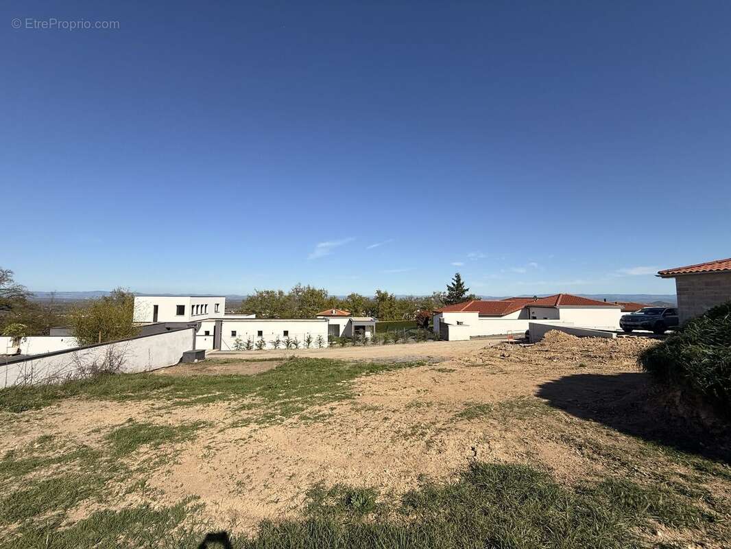 Terrain à MONTBRISON