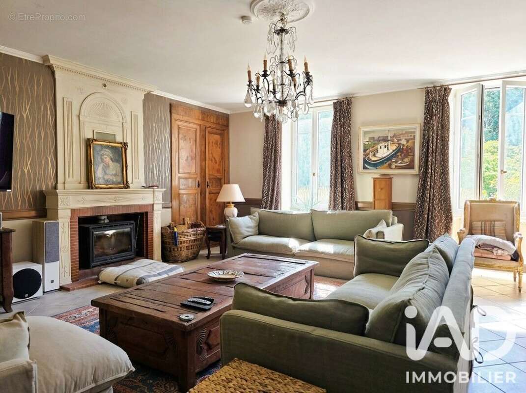 Maison 340 m² à Ars  - photo 4