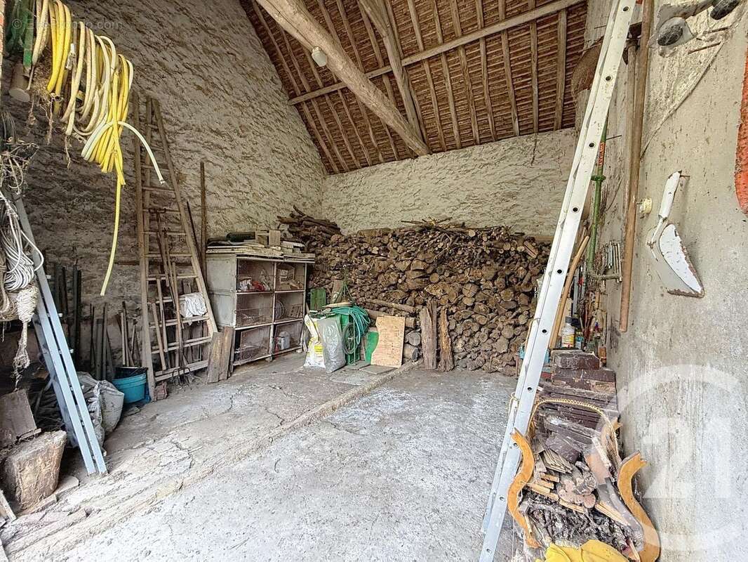 Maison à LES ORMES-SUR-VOULZIE