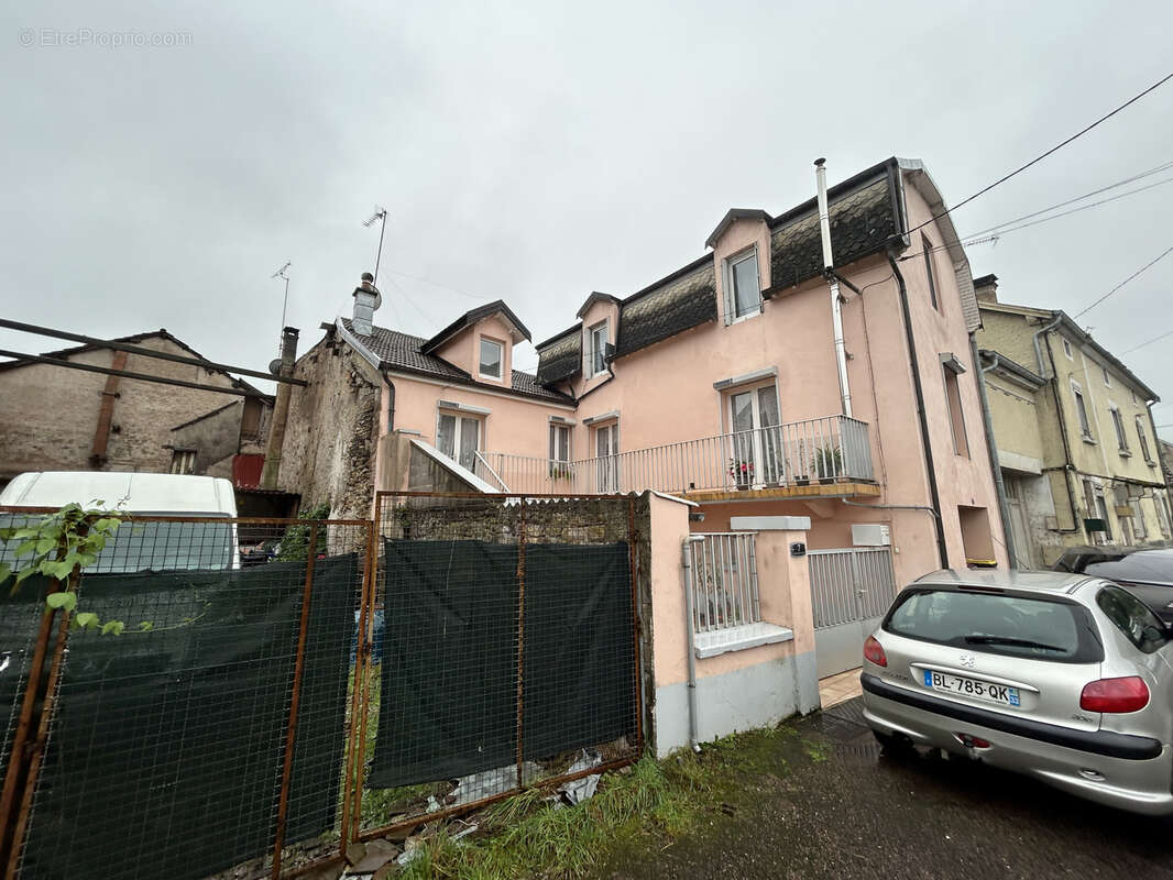 Maison à SAINT-LOUP-SUR-SEMOUSE