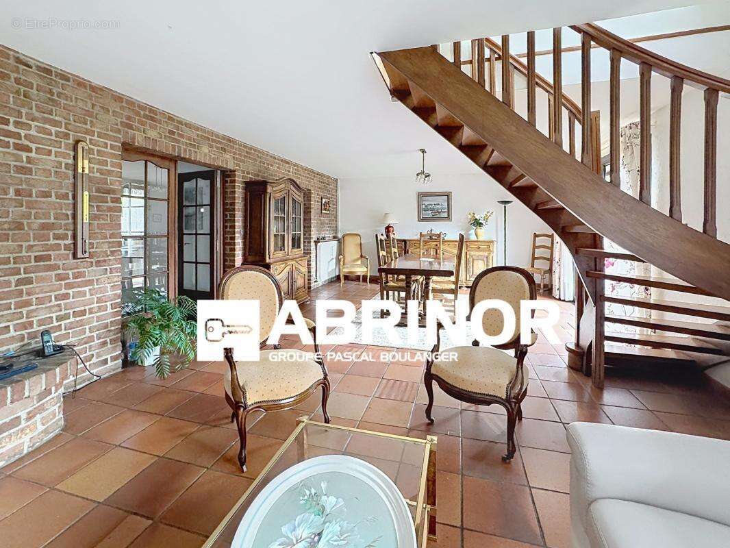 Maison individuelle - 3 chambres + bureau-mezzanine-cave-jardin-garage - photo 9