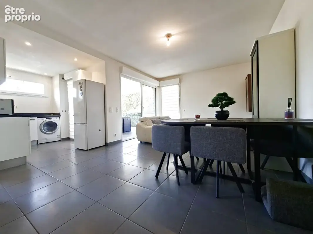 2p 45m2 - terrasse 15m2 - box - standing - photo 2