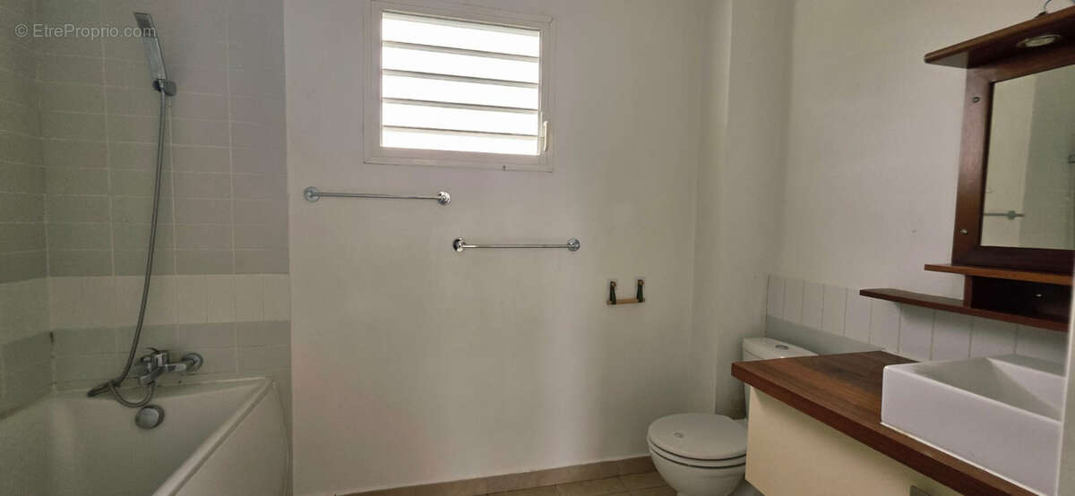 Appartement à BAIE-MAHAULT