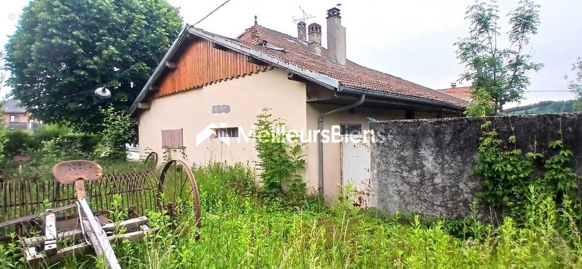 Appartement à ATTIGNAT-ONCIN