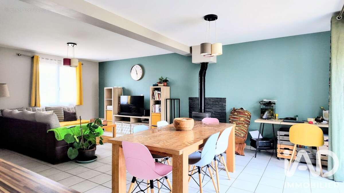 Maison 88 m² à Bonson  - photo 6