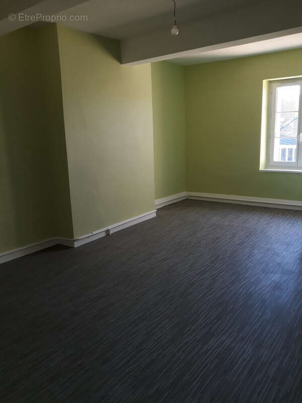 Appartement à VRIGNE-AUX-BOIS