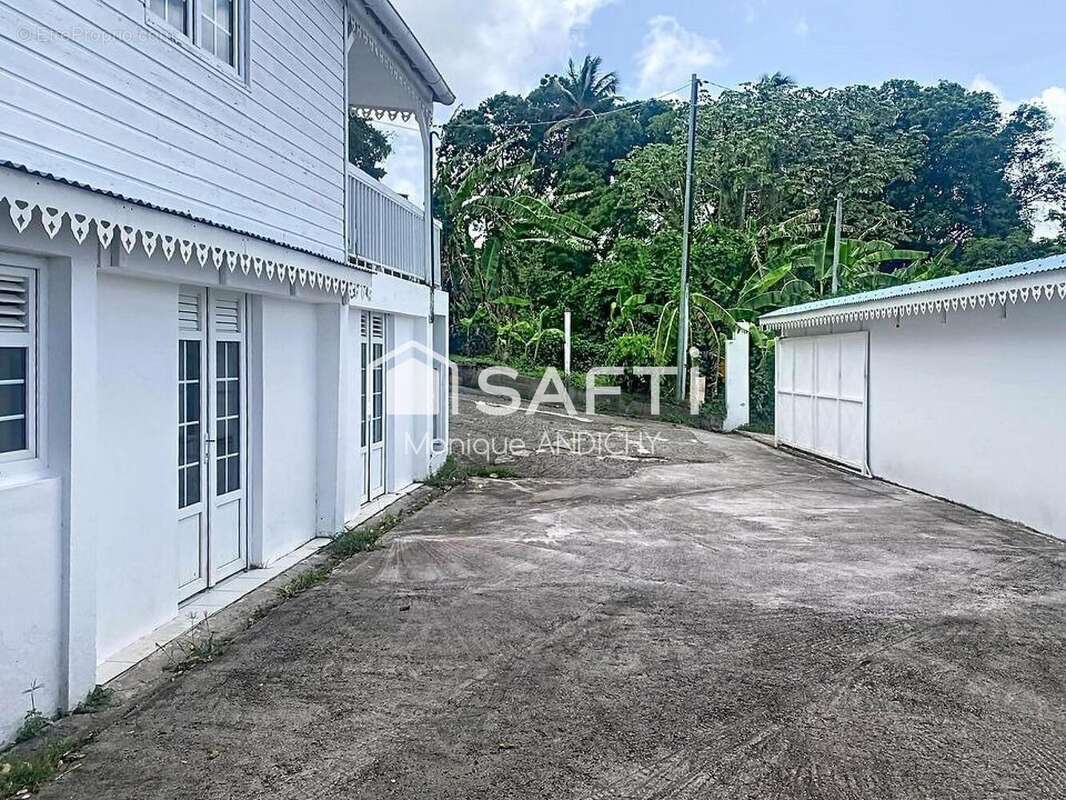 Maison 135 m² à Fort-De-France  - photo 4