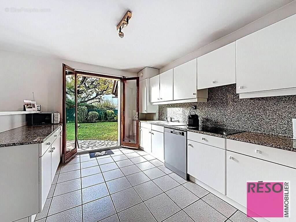 Maison à VETRAZ-MONTHOUX