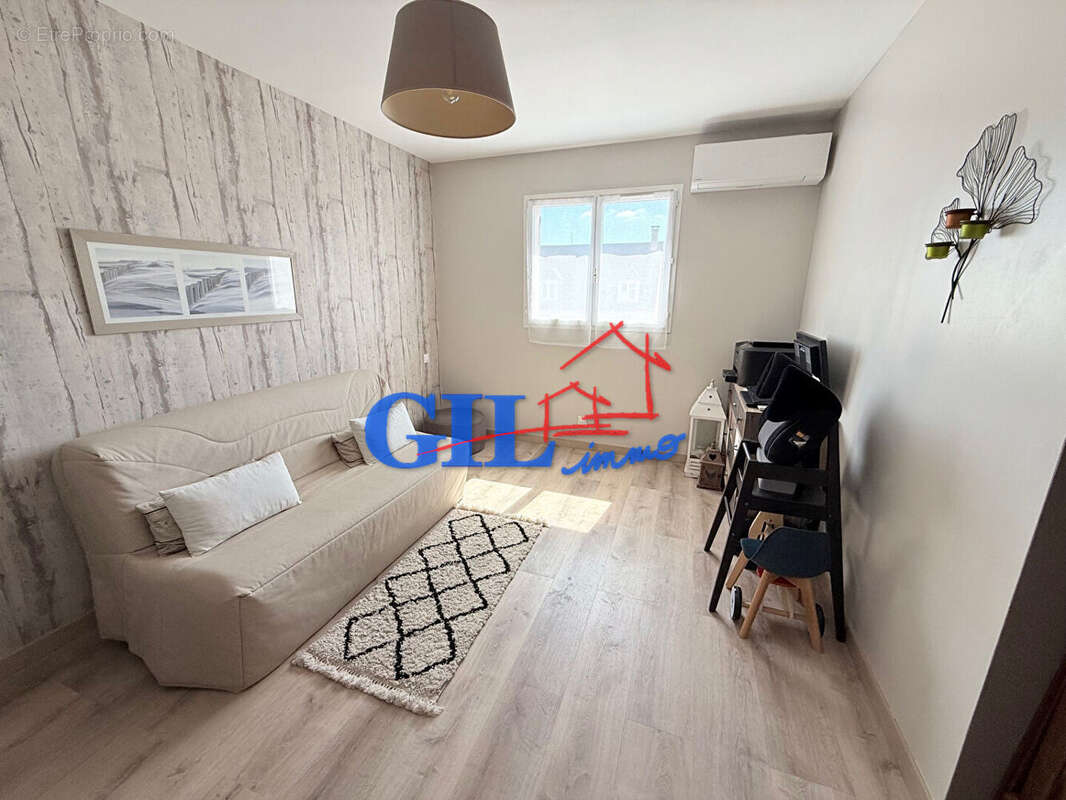 Maison à SAVIGNY-LE-TEMPLE