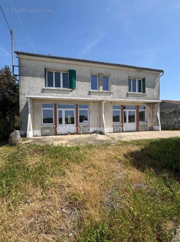 Maison à MOULIDARS