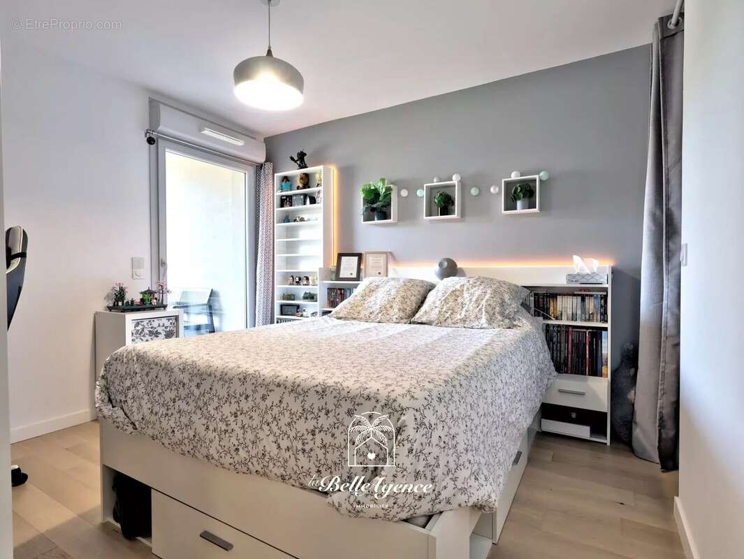 Appartement à SAINT-LAURENT-DU-VAR