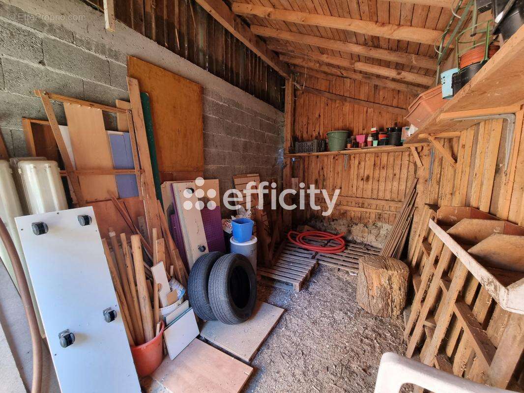 Maison à LE MALZIEU-VILLE