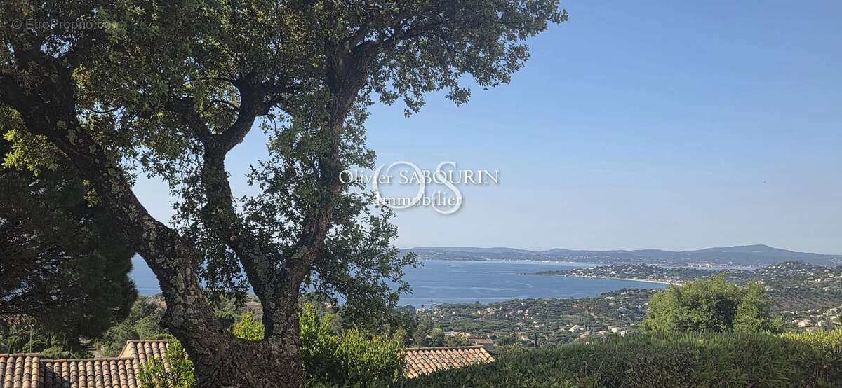Appartement à ROQUEBRUNE-SUR-ARGENS