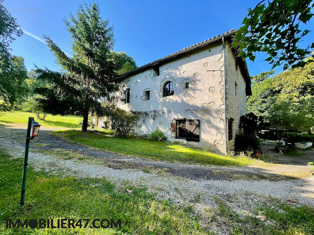 Maison à COLAYRAC-SAINT-CIRQ