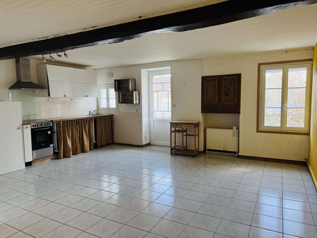 Maison à MONTPELLIER-DE-MEDILLAN