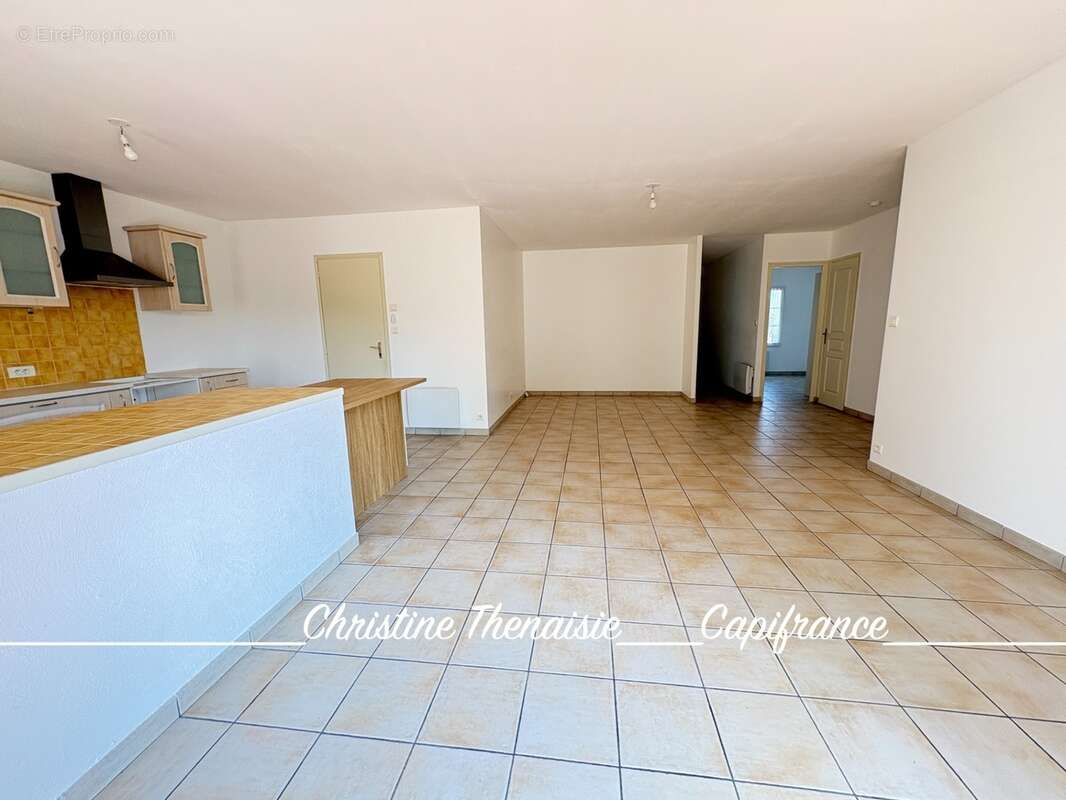 Maison à vendre Plain-Pied, Coeur de ville, 3 chambres, Garage SAINT HILAIRE DE RIEZ (85) - photo 6
