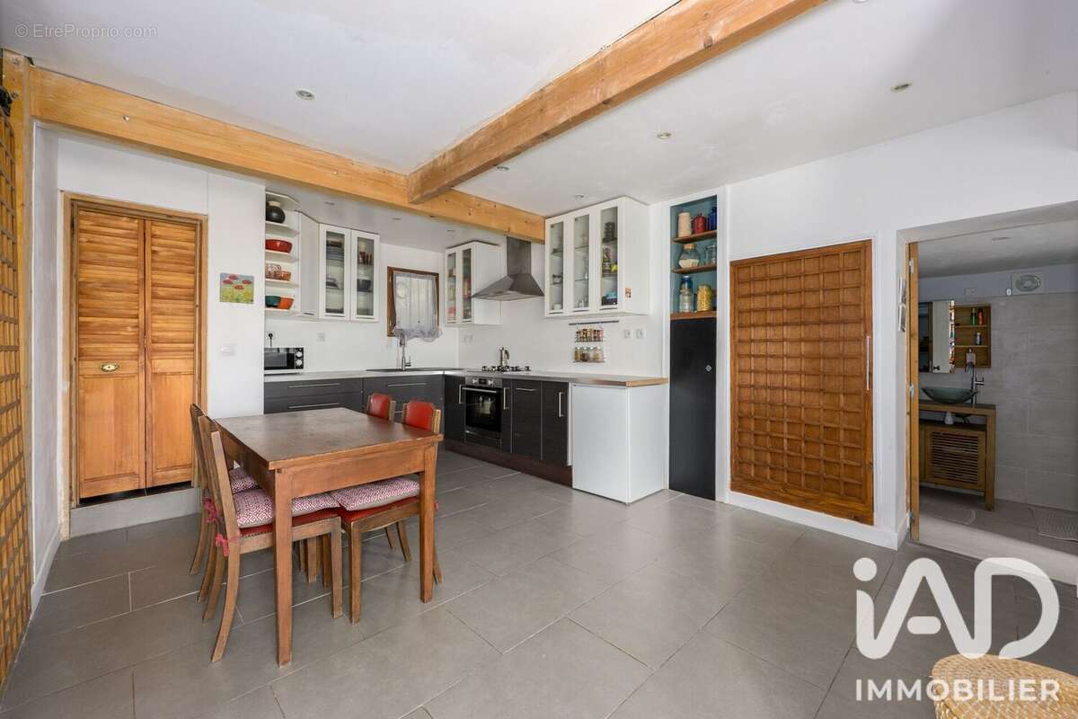 Maison 65 m² à La Ville-Du-Bois  - photo 4