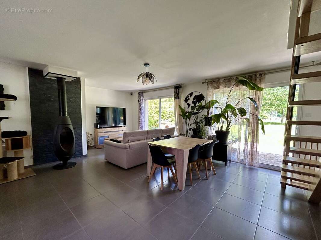 Maison à VITRY-AUX-LOGES