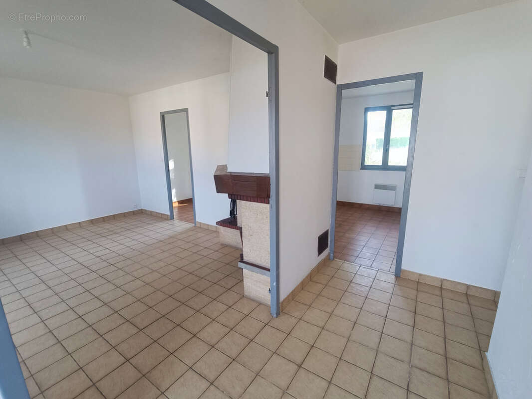 Maison à CHARENTONNAY