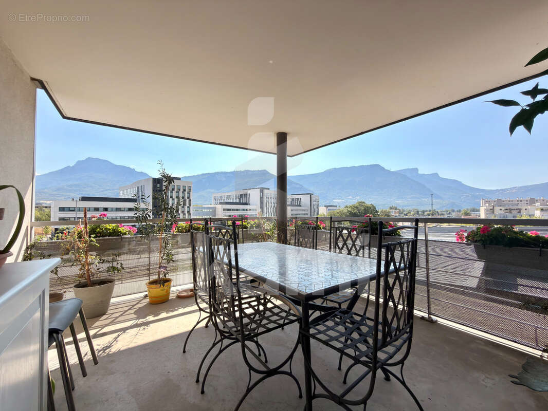 Appartement T3 au dernier étage   Terrasse, vue dégagée et garage - photo 7