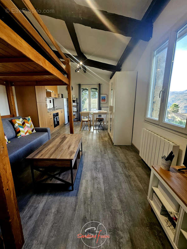 Maison à LA ROQUETTE-SUR-VAR