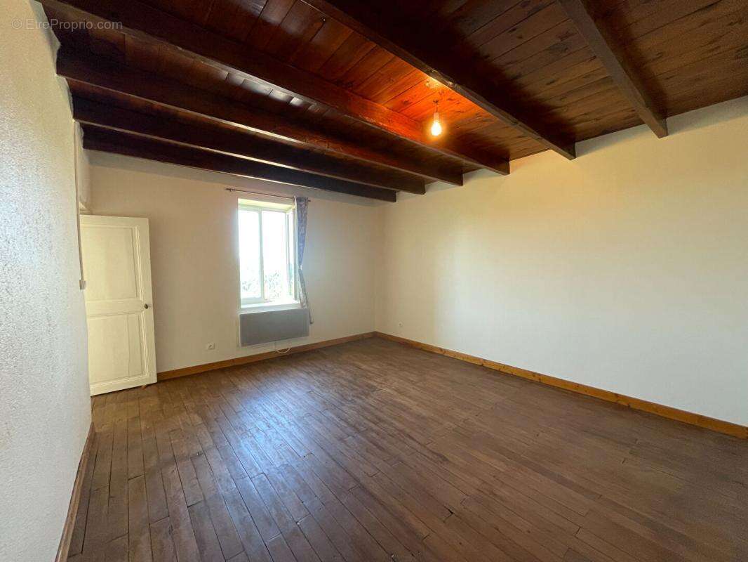 Corps de ferme  Bully avec une maison d'habitation de 107 m² rénovée - photo 12