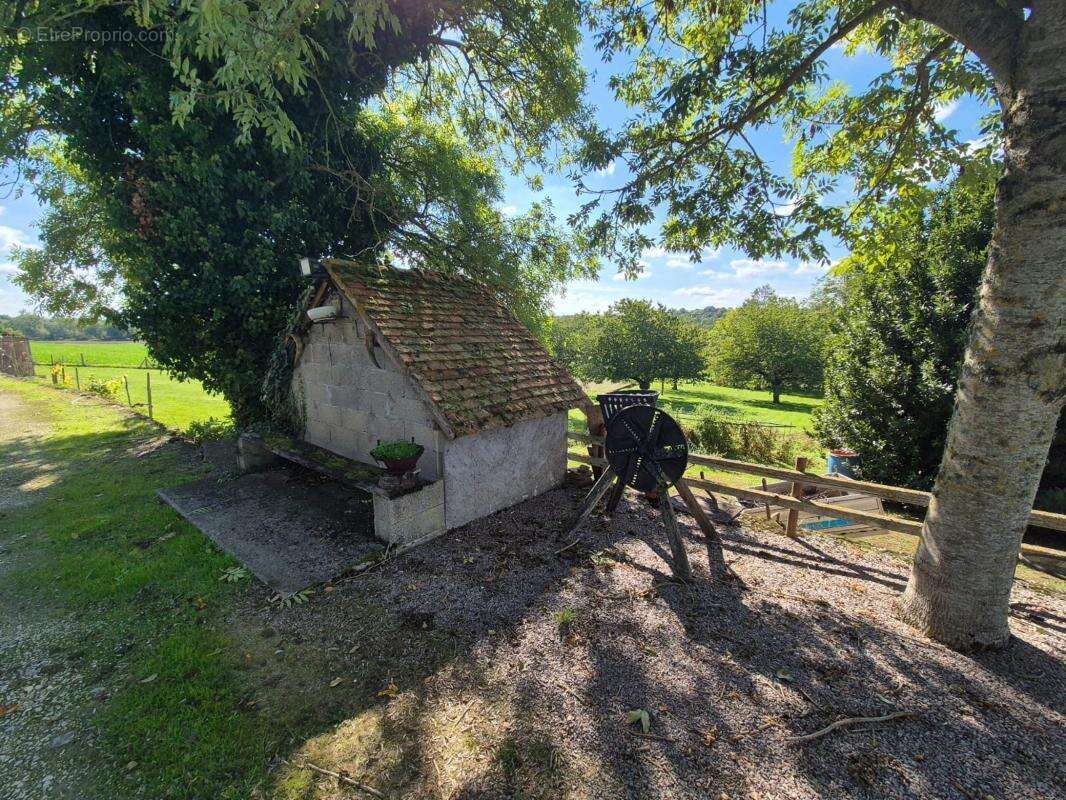 Maison à MONTGIVRAY