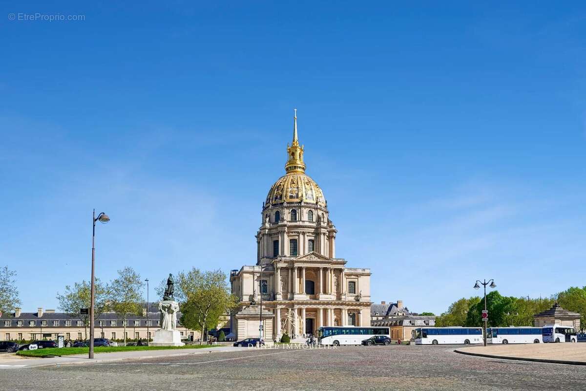 Appartement à PARIS-7E
