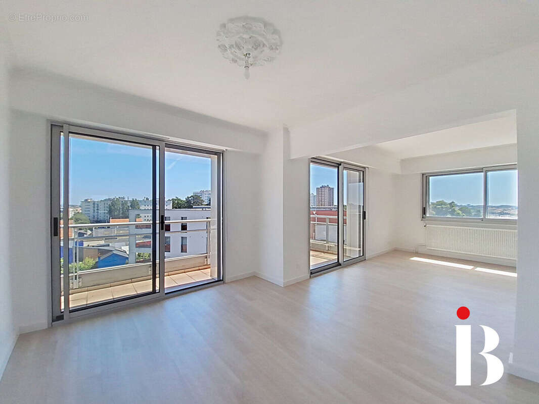 À vendre - Superbe T4 rénové à neuf à Saint-Herblain - Secteur Route de Vannes - photo 4