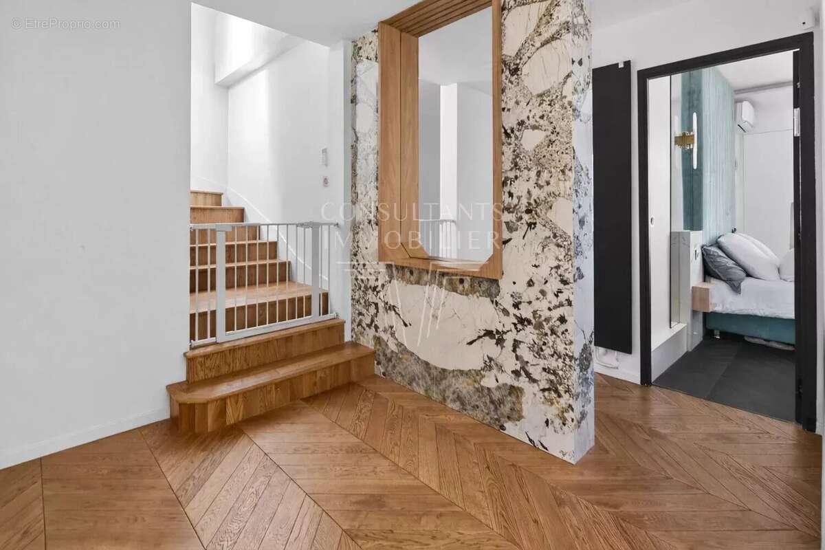 Appartement à NEUILLY-SUR-SEINE