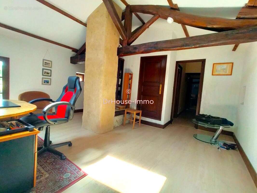 Maison à VENDEUVRE-DU-POITOU