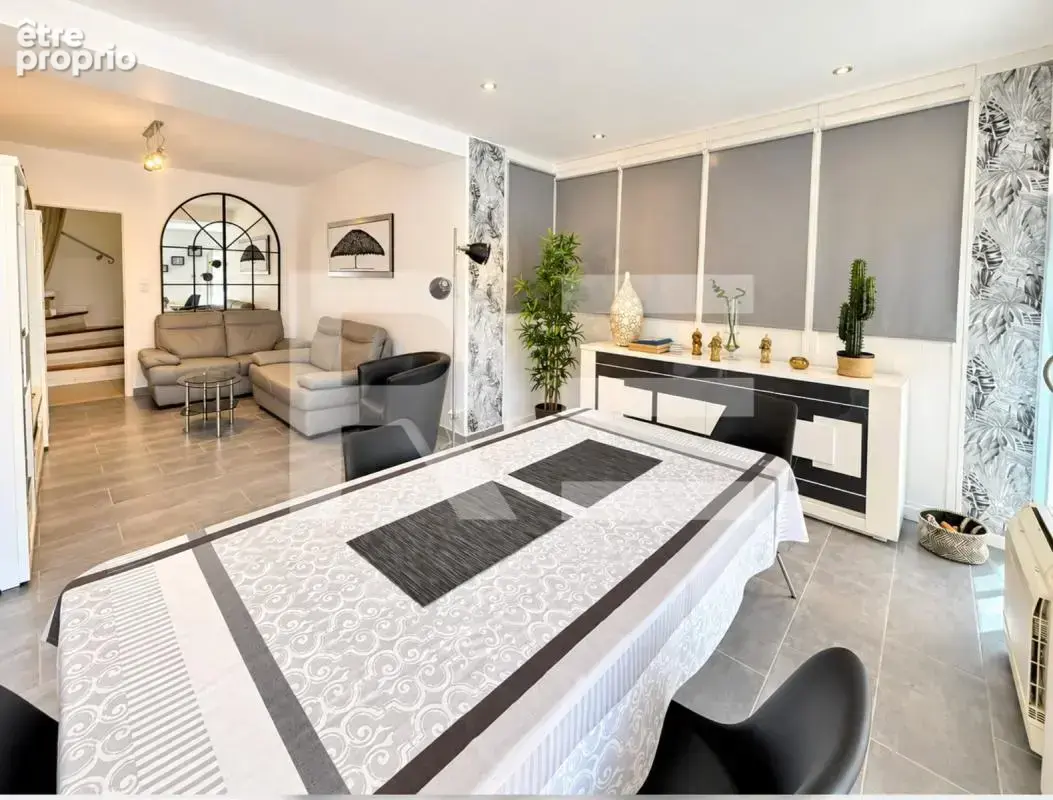 Villa 220 m², 6 chambres, piscine, jacuzzi et double garage - photo 5