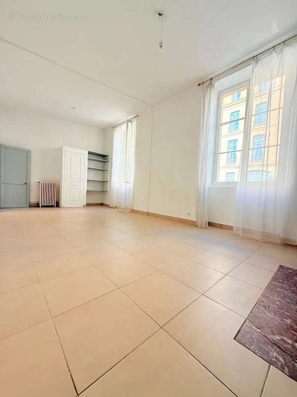 Appartement à VERSAILLES