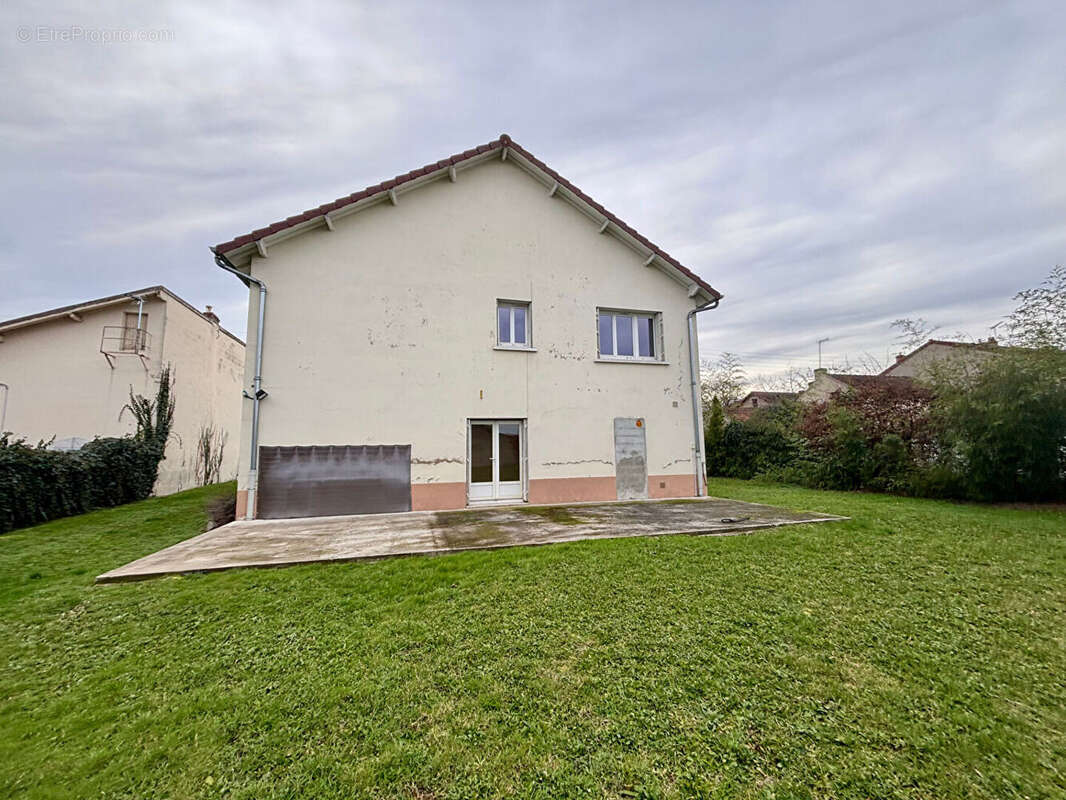 Maison à MONTLUCON