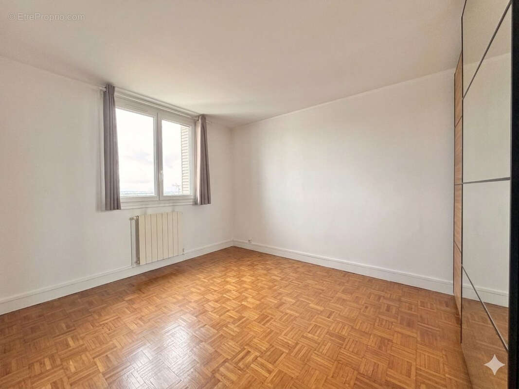 Appartement à LES LILAS