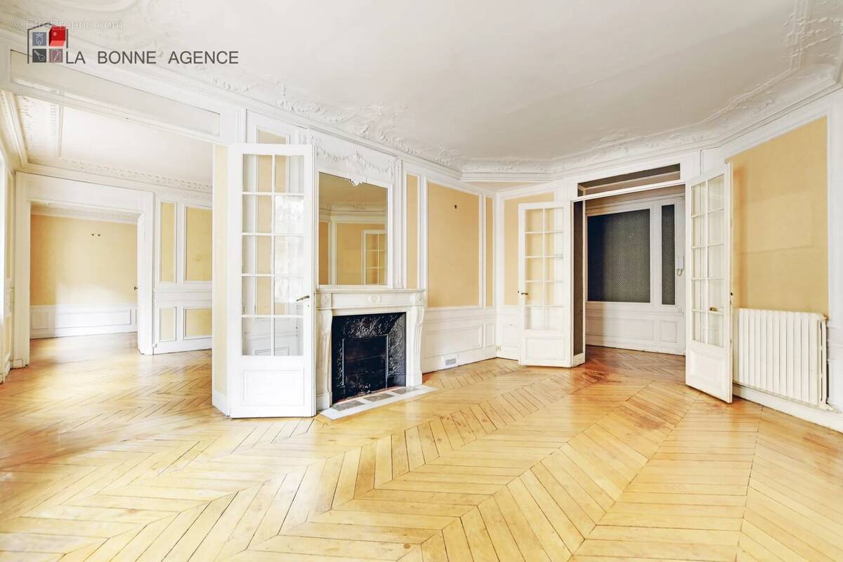 Appartement à PARIS-15E