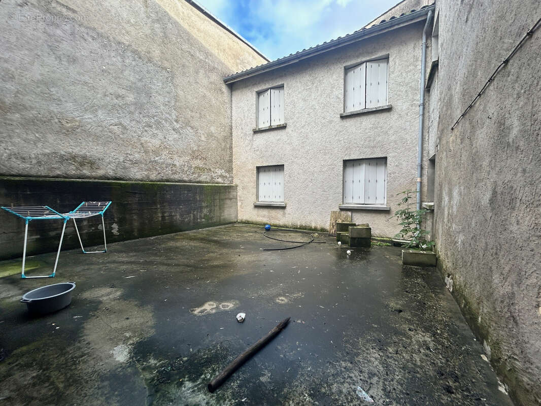 Appartement à BARBEZIEUX-SAINT-HILAIRE