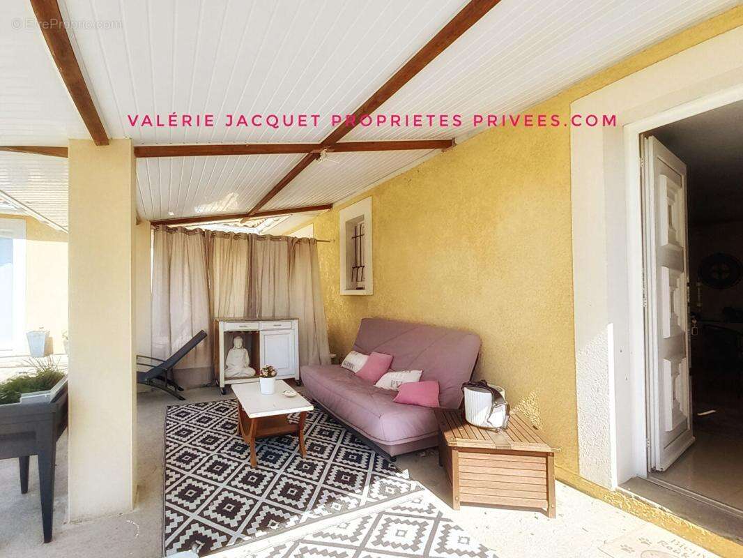 Maison à COUTRAS