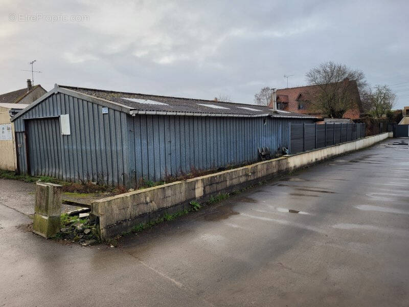 Parking à DREUIL-LES-AMIENS